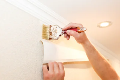 Pose de papier peint à Taillis — revêtements muraux et toiles de verre